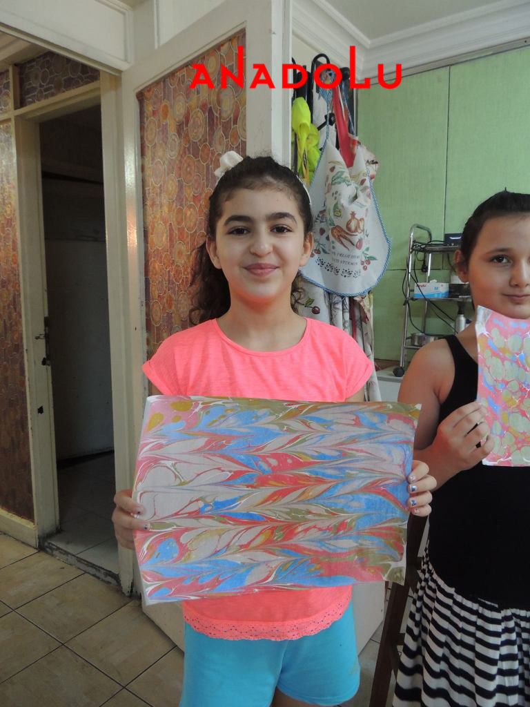 İzmir’de Çocuklara Yönelik Özel Ebru Eğitimleri